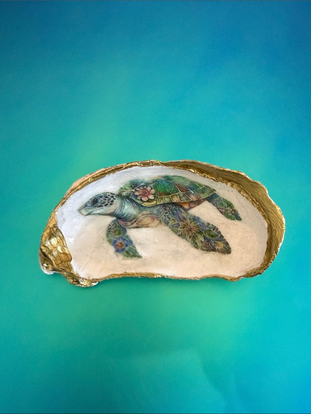 Sea Turtle Oyster Shell Dish with Gold Trim